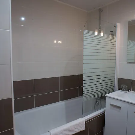 Otel Milton Neuilly-Plaisance